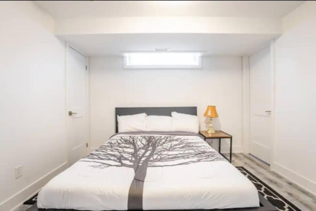 Townhouse 5 Mins From * Niagara Falls
