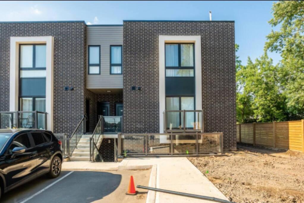 Townhouse 5 Mins From Apartment