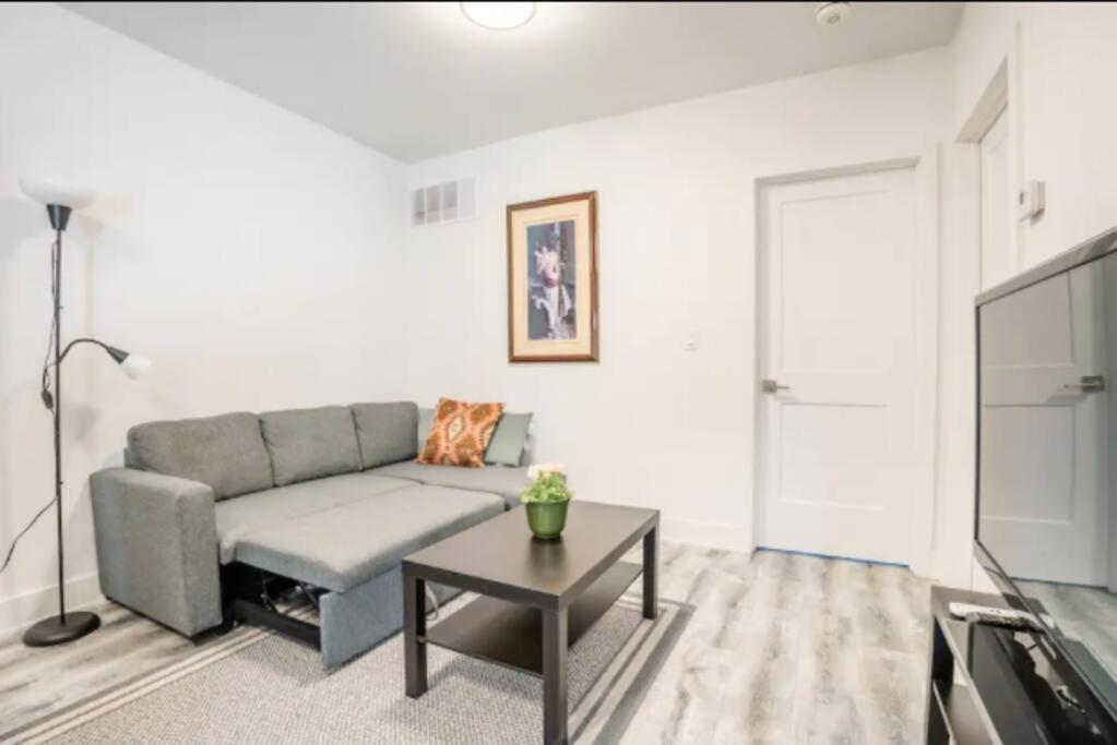 Apartment Townhouse 5 Mins From Niagara Falls