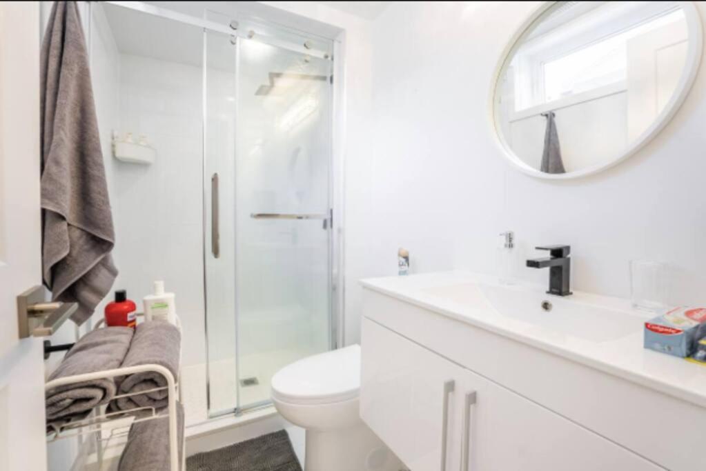 Townhouse 5 Mins From Apartment
