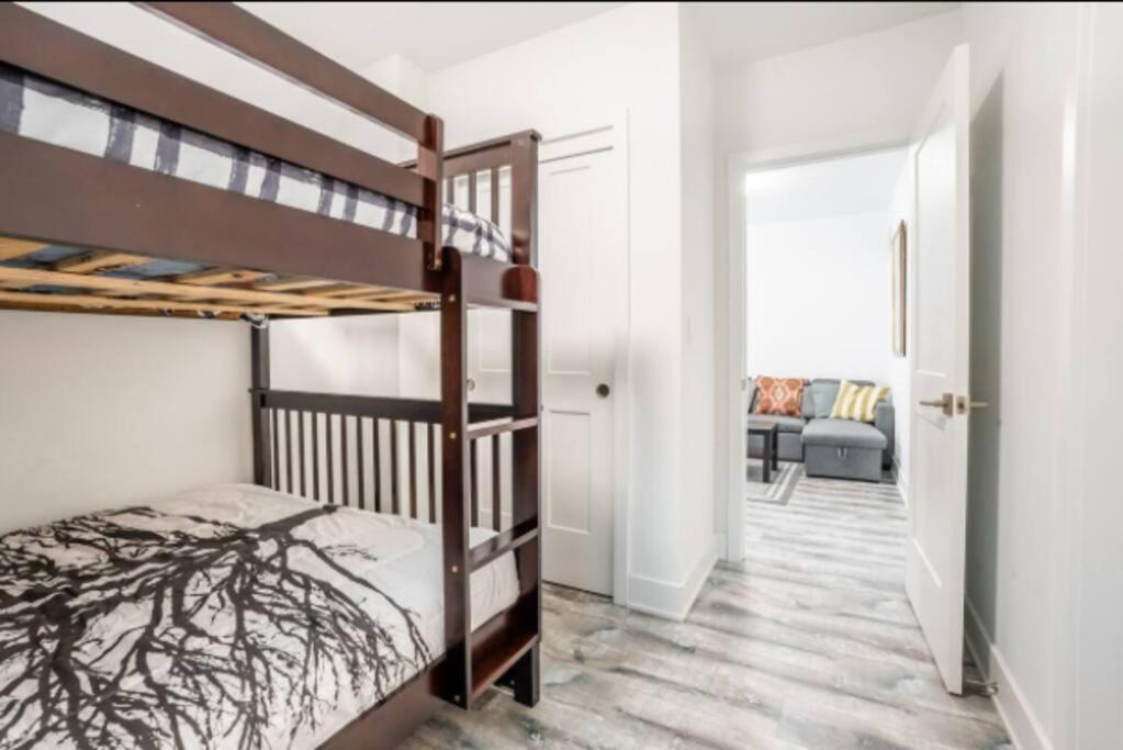 Townhouse 5 Mins From Apartment Niagara Falls