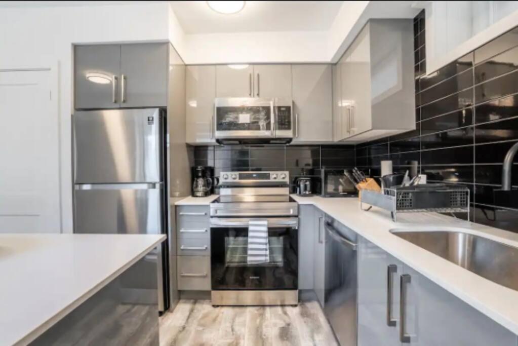Townhouse 5 Mins From Apartment