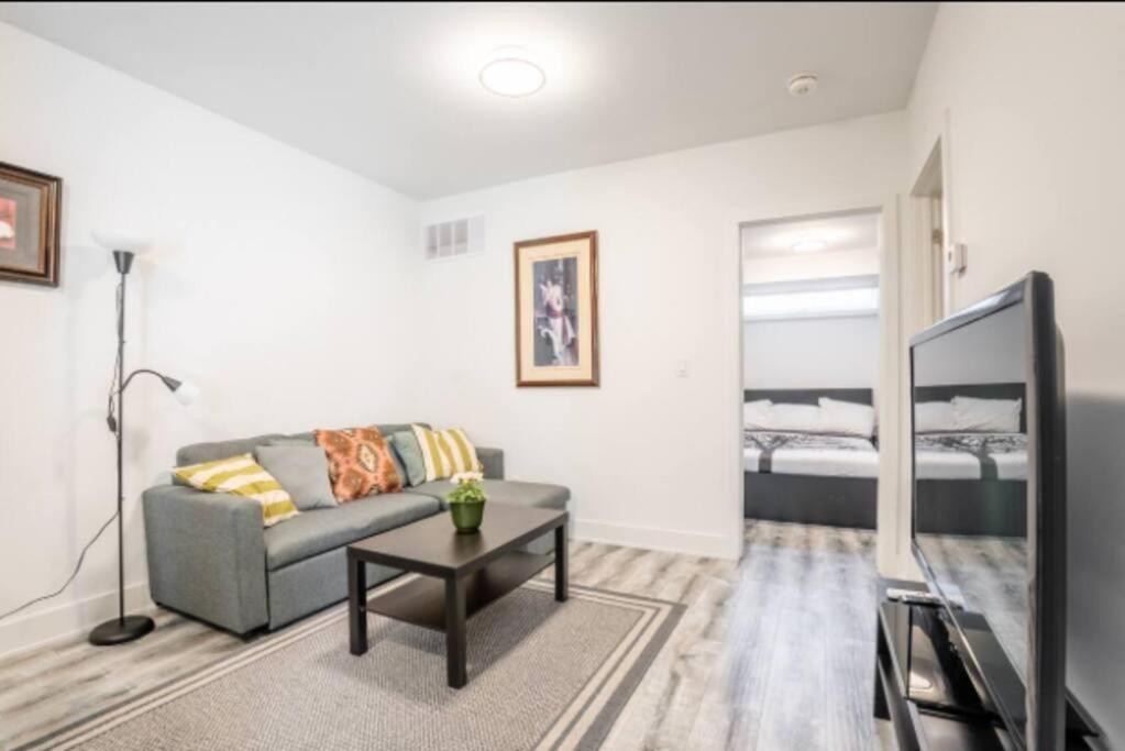 Townhouse 5 Mins From * Niagara Falls